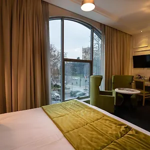 Dondar Formula 1 View Hotel